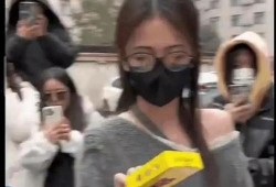 明星吃瓜被爆料群殴视频,娱乐圈暴力事件引发热议